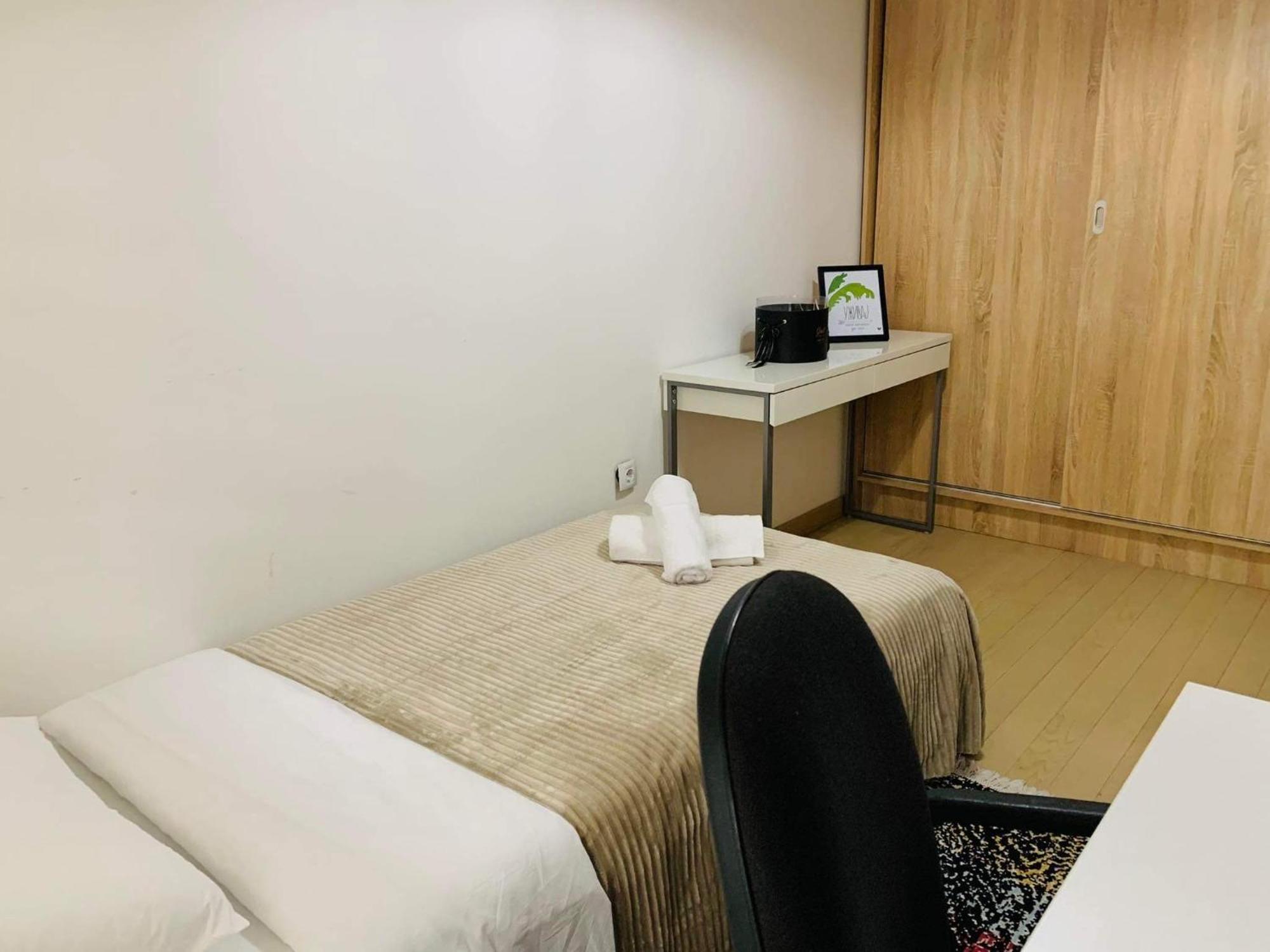 Modern Flatiron Apartment, Skopje Center Ngoại thất bức ảnh