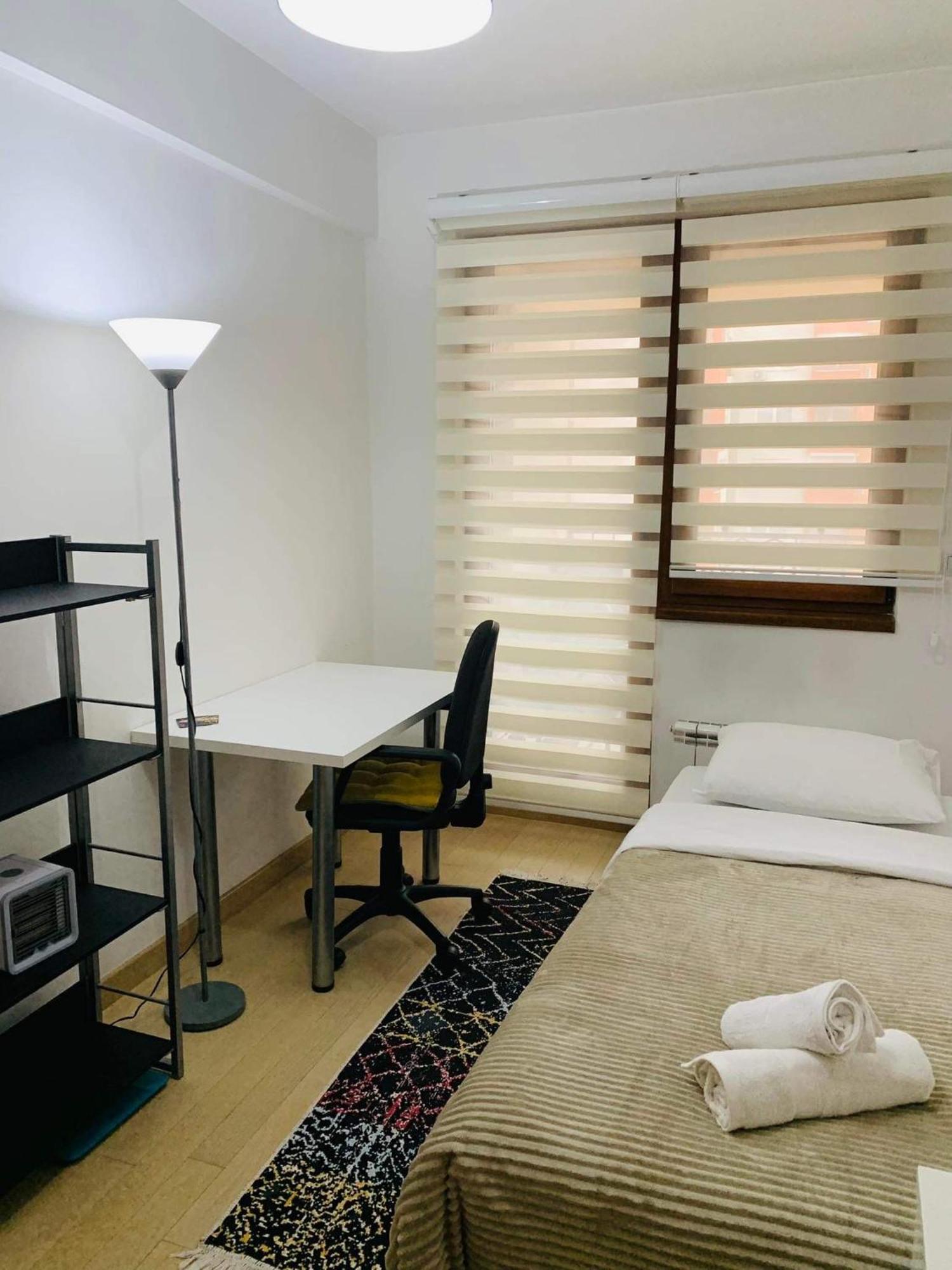 Modern Flatiron Apartment, Skopje Center Ngoại thất bức ảnh